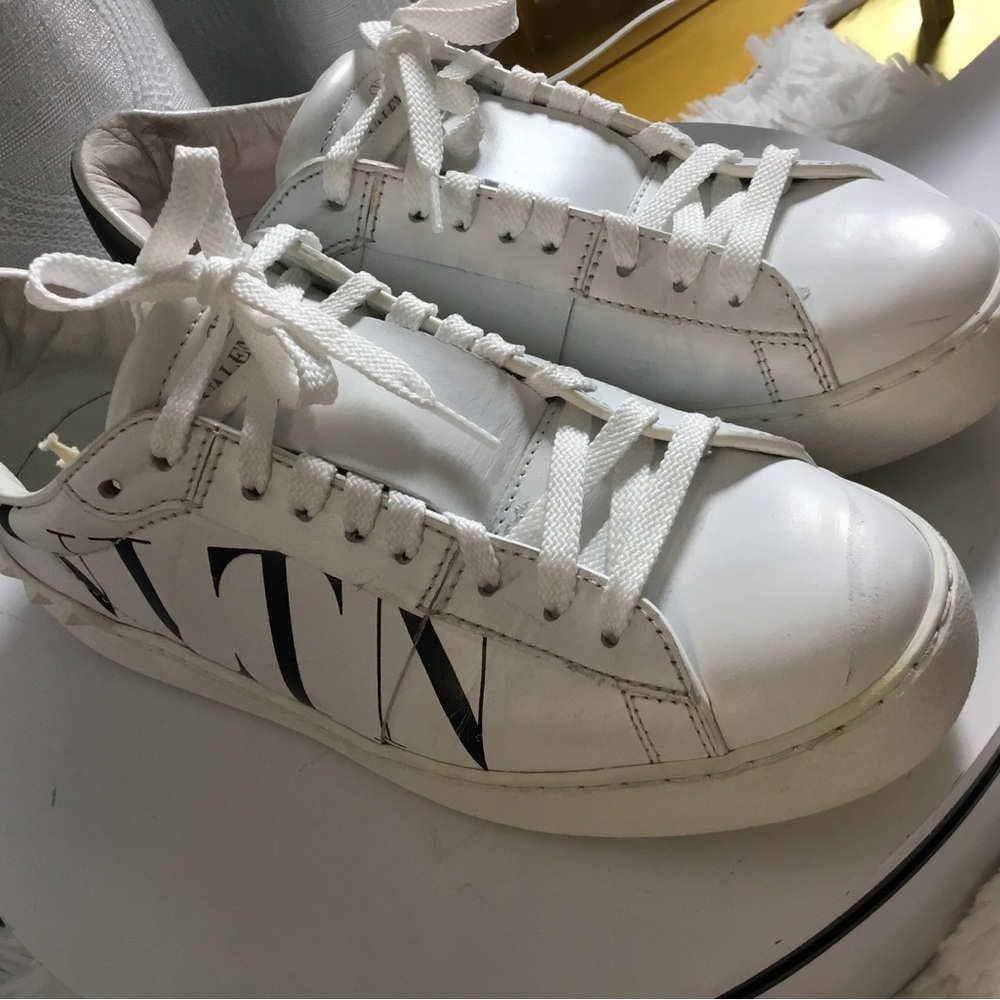 Valentino Garavani White Leather Sneakers with Gold Stamp - Picture 8 of 9